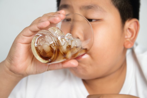 niños hipertensos prefieren bebidas dañinas para la salud
